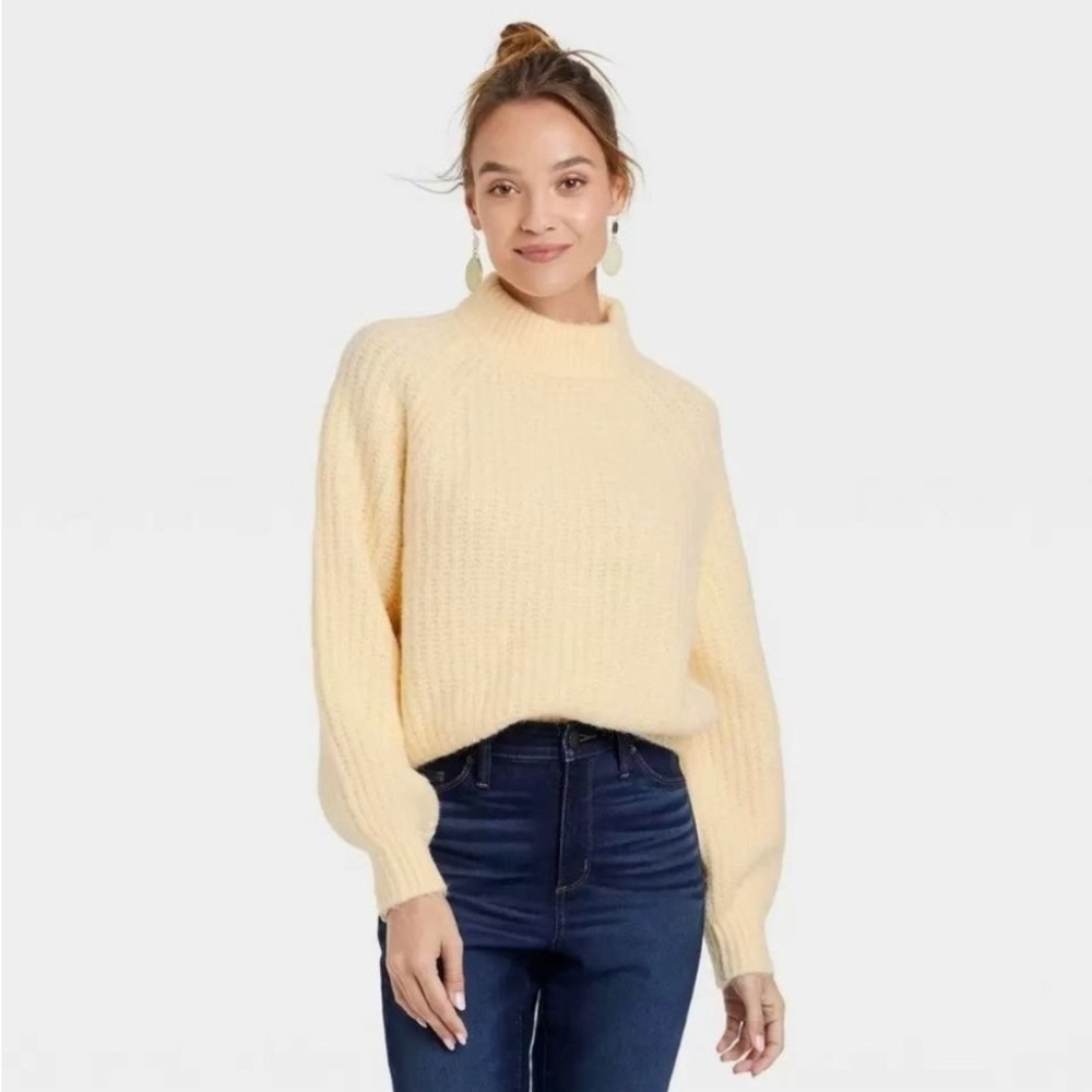 NWT Universal Thread Yellow Sweater Small